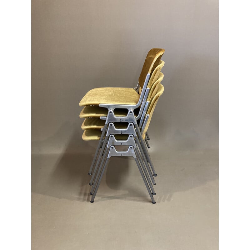 Set of 4 vintage chairs by Giancarlo Piretti for Castelli, 1960