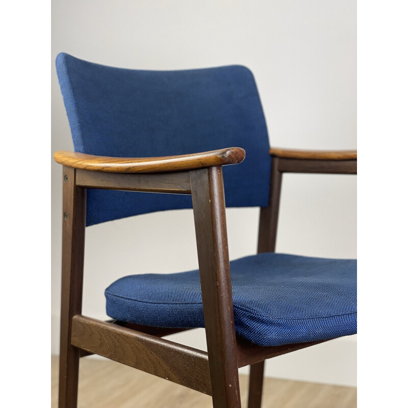 Pareja de sillones escandinavos vintage de madera maciza y tela azul, 1960