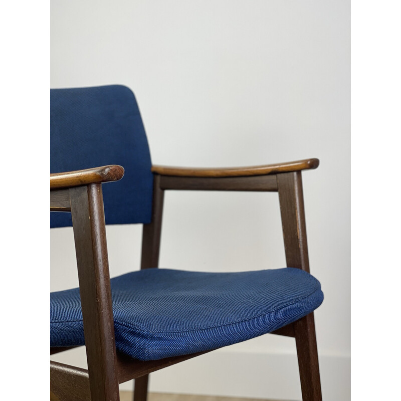 Paar vintage Scandinavische massief houten en blauwe stoffen fauteuils, 1960