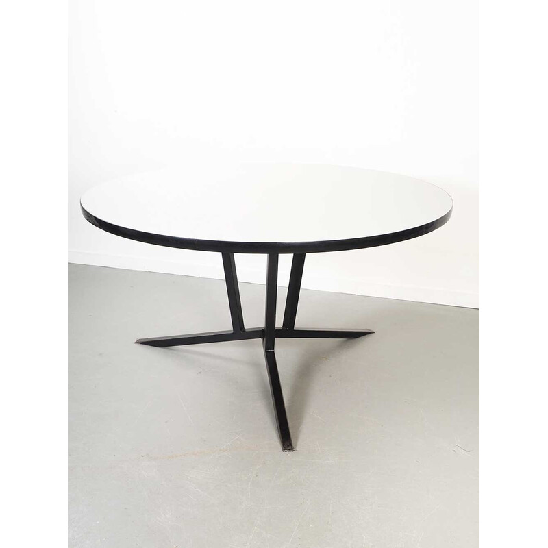 Table ronde blanche vintage avec trois pieds en métal par Hein Salomonson pour Ap Originals