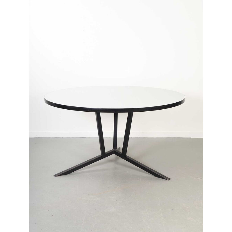 Table ronde blanche vintage avec trois pieds en métal par Hein Salomonson pour Ap Originals