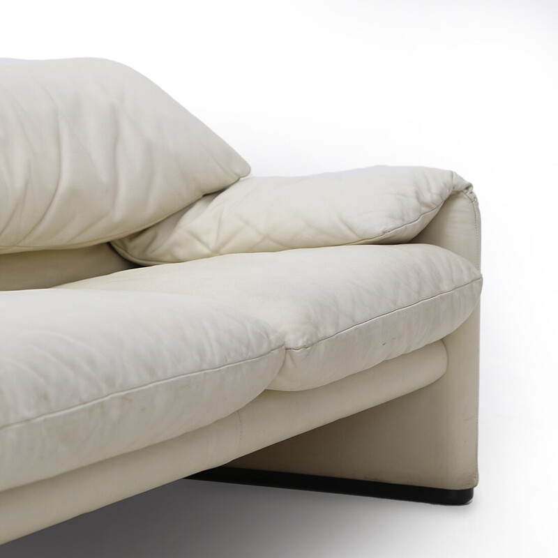 Vintage "Maralunga" sofa in white leather by Vico Magistretti for Cassina, 1970s