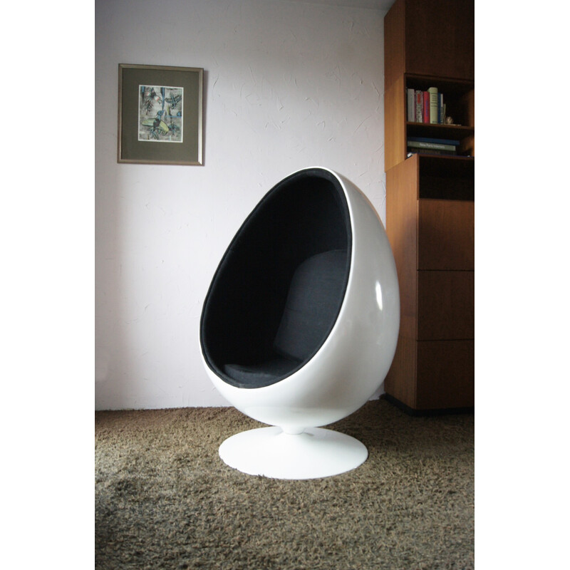 Vintage Swedish armchair Ovalia Egg