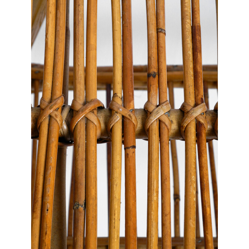 Mesa auxiliar italiana ovalada vintage de madera de bambú