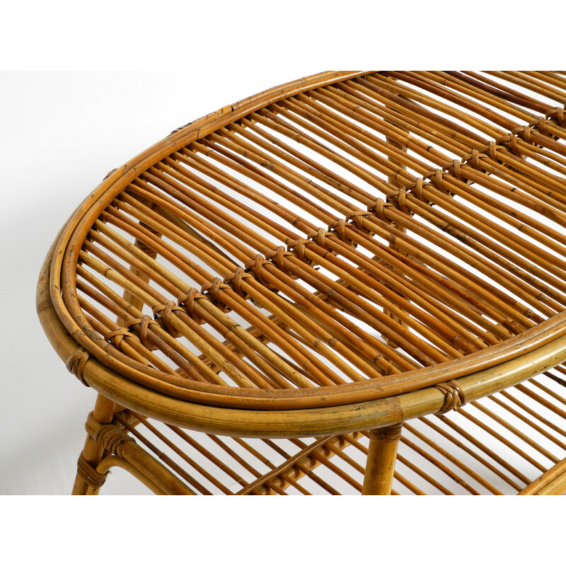 Mesa auxiliar italiana ovalada vintage de madera de bambú