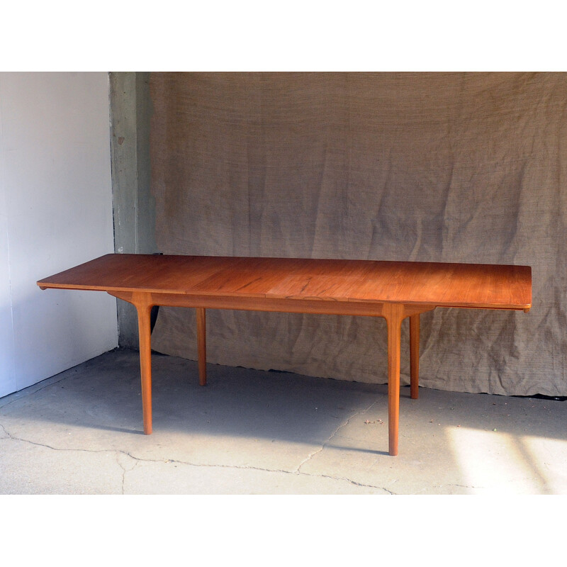 Dining table produced by Mcintosh - 1960s