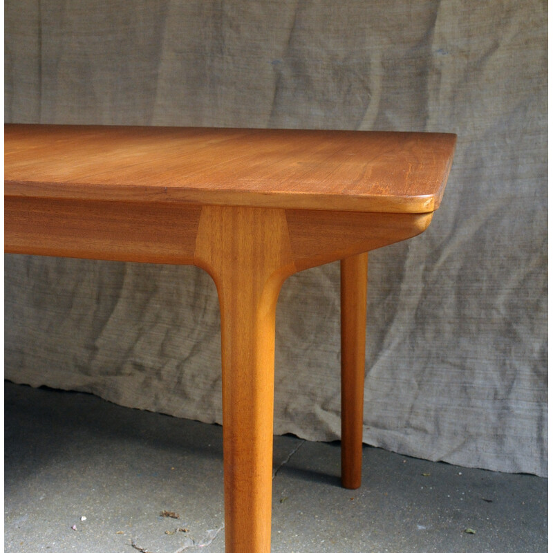 Dining table produced by Mcintosh - 1960s