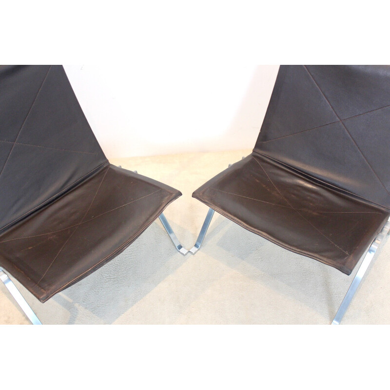 Pair of vintage brown leather Pk22 armchairs by Poul Kjærholm for Fritz Hansen, Denmark 1980s