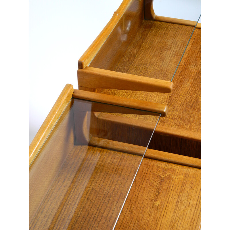 Pair of mid century Italian night stands in oakwood with teak veneer and glass one shelf