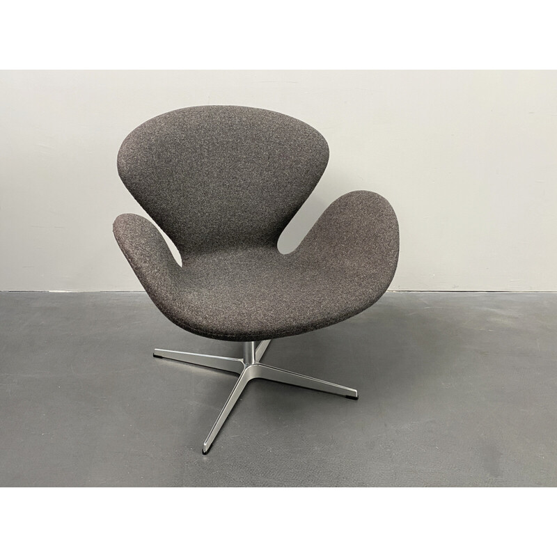 Poltrona girevole Swan vintage di Arne Jacobsen per Fritz Hansen, Danimarca 2008