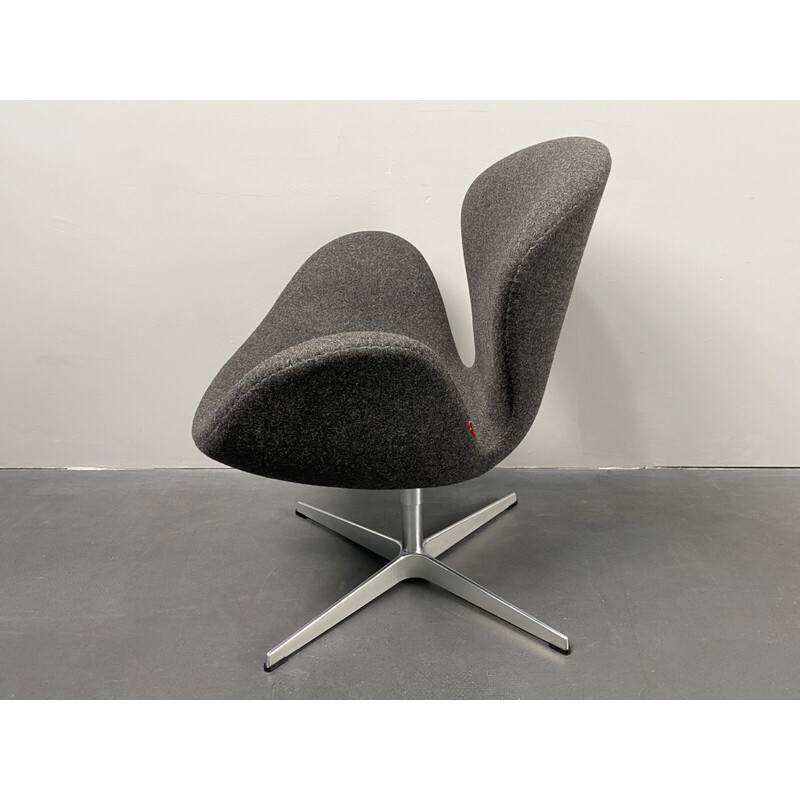 Poltrona girevole Swan vintage di Arne Jacobsen per Fritz Hansen, Danimarca 2008