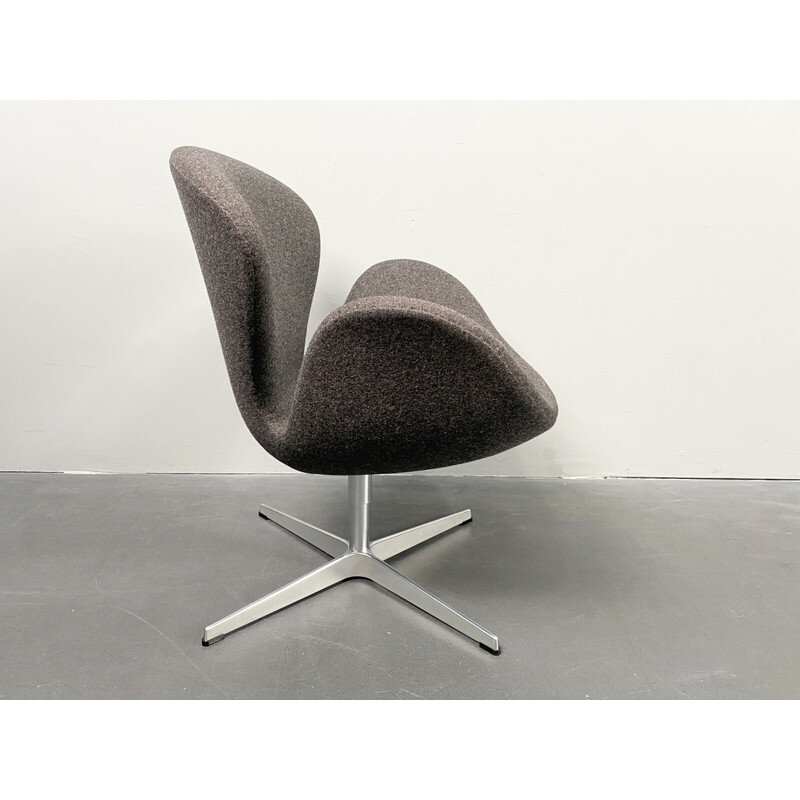 Poltrona girevole Swan vintage di Arne Jacobsen per Fritz Hansen, Danimarca 2008