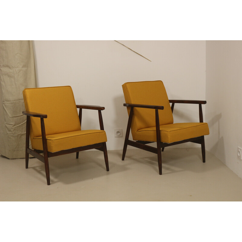 Pareja de sillones vintage 300-190 de Henryk Lis, 1970