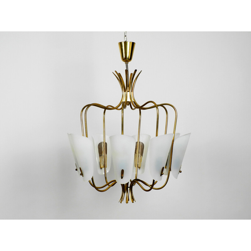 Lampadario vintage a 8 bracci in ottone con paralumi in plexiglass