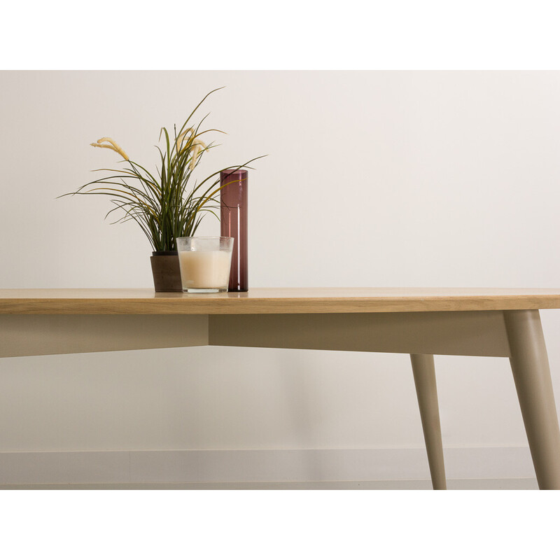 Vintage oval table in solid oakwood