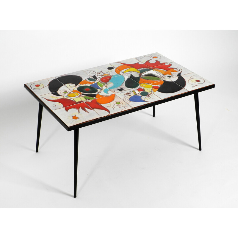 Mid century Italiaanse ijzeren salontafel met betegeld blad en abstract motief