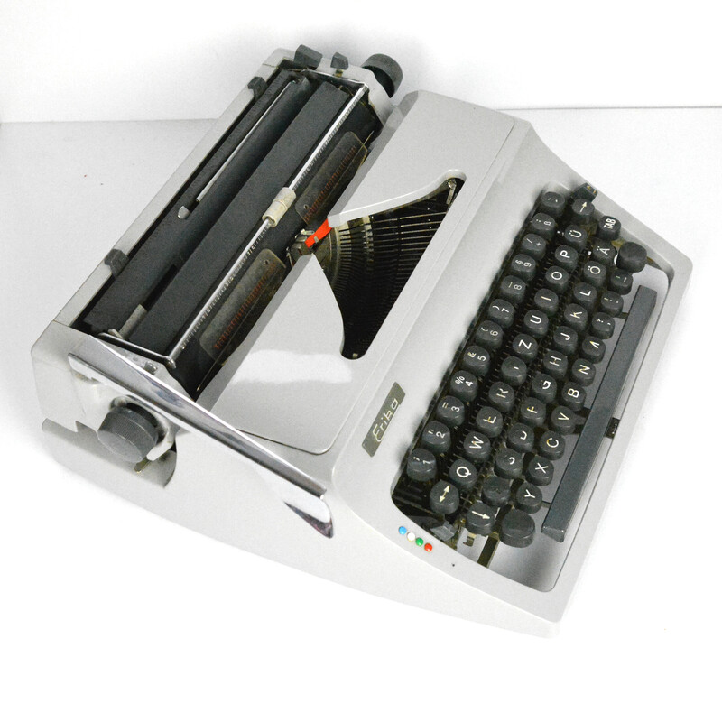 Macchina da scrivere vintage a valigetta modello 50 Erika di Veb Robotron Berlino, Germania 1976