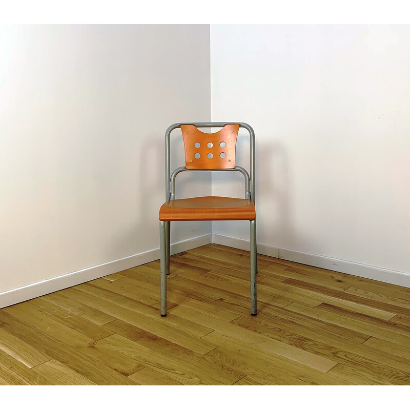 Cadeira de metal e cadeira de madeira com coloração cinzenta Vintage