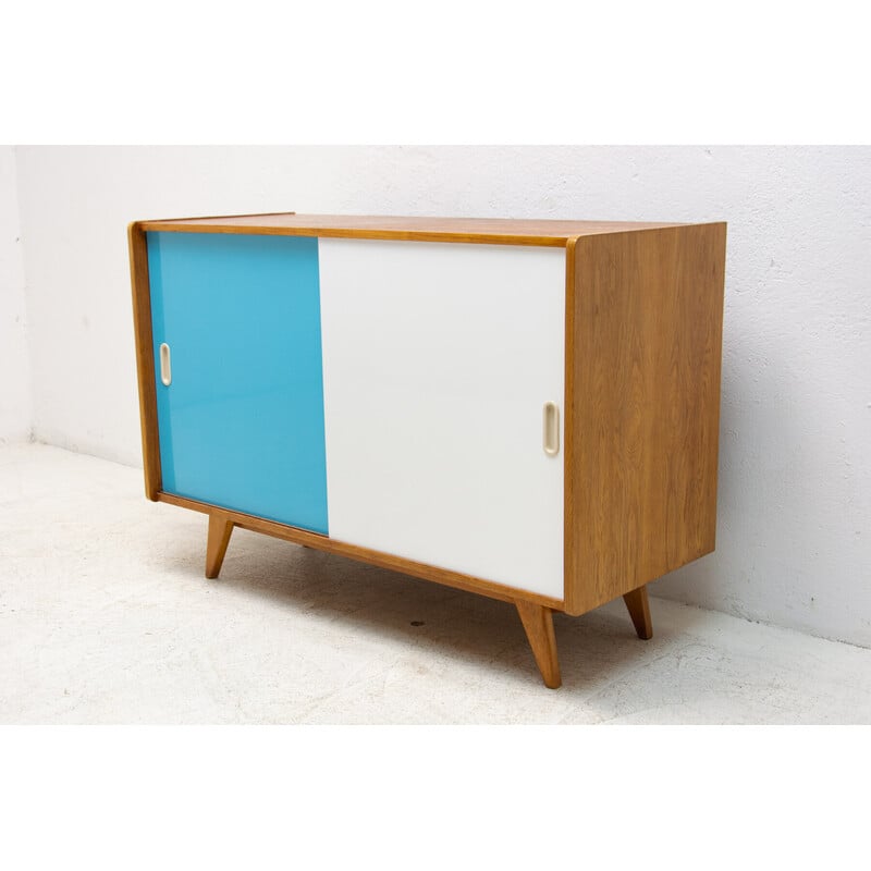 Mid century dressoir U-452 met schuifdeuren van Jiří Jiroutek, Tsjecho-Slowakije 1960