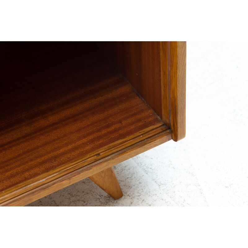 Mid century dressoir U-452 met schuifdeuren van Jiří Jiroutek, Tsjecho-Slowakije 1960