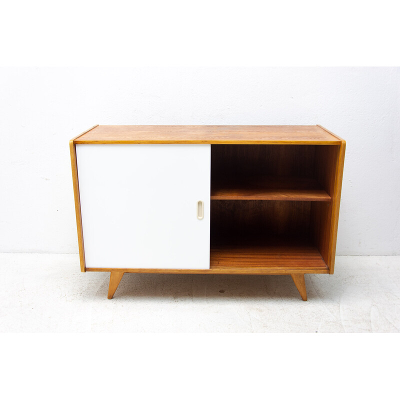 Credenza di metà secolo U-452 con ante scorrevoli di Jiří Jiroutek, Cecoslovacchia 1960