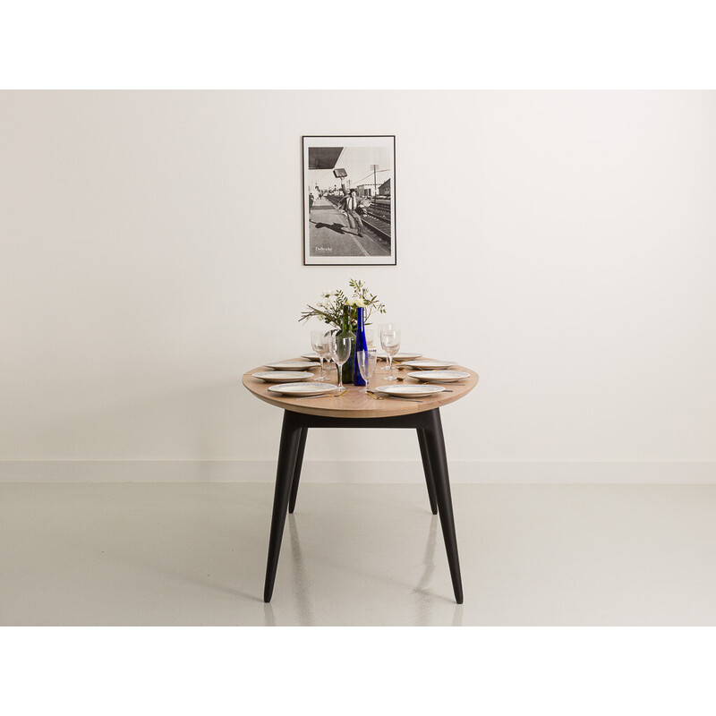 Vintage solid walnut extensible table on solid beech wood base painted in black