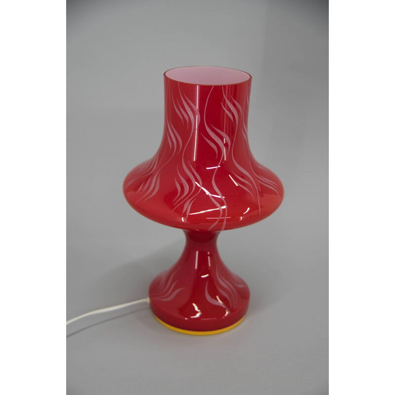 Vintage rode glazen tafellamp van Valasske Mezirici, Tsjecho-Slowakije 1970