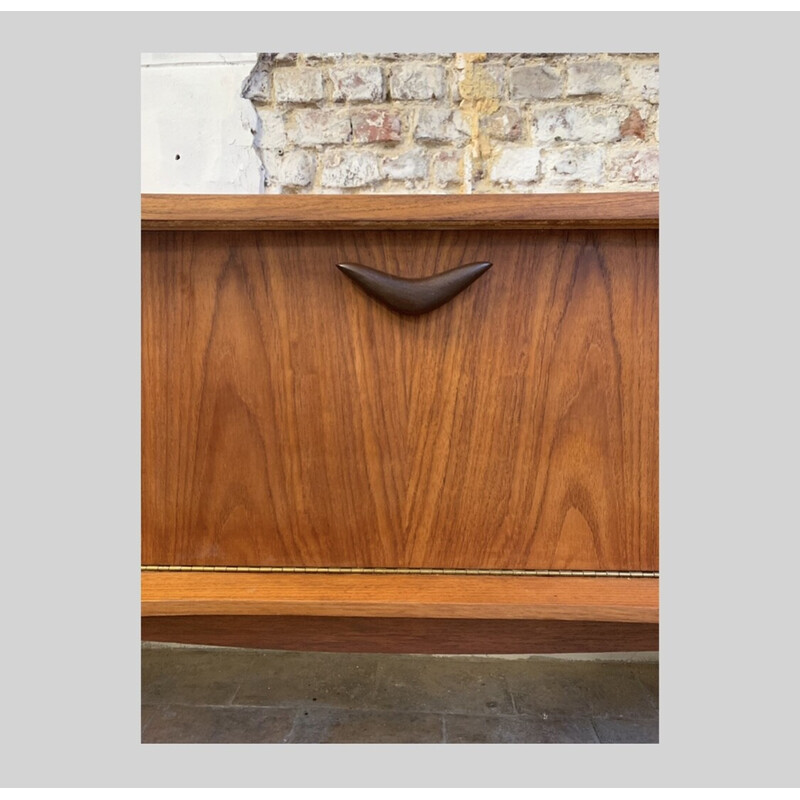 Vintage English sideboard in wood