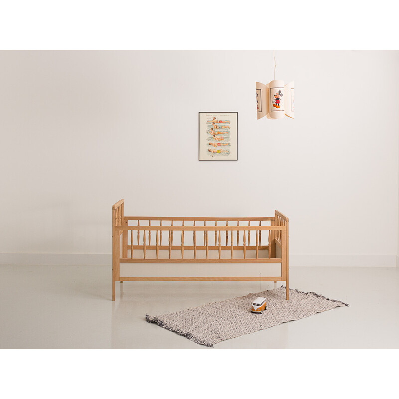 Vintage crib in solid beech wood