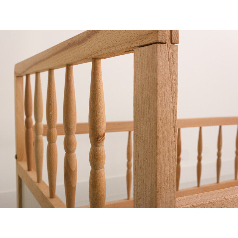 Vintage crib in solid beech wood