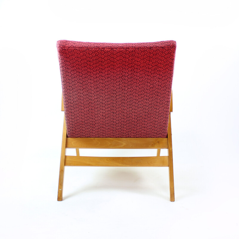 Mid century fauteuil in roze stof en eikenhout van Tatra, Tsjecho-Slowakije 1960