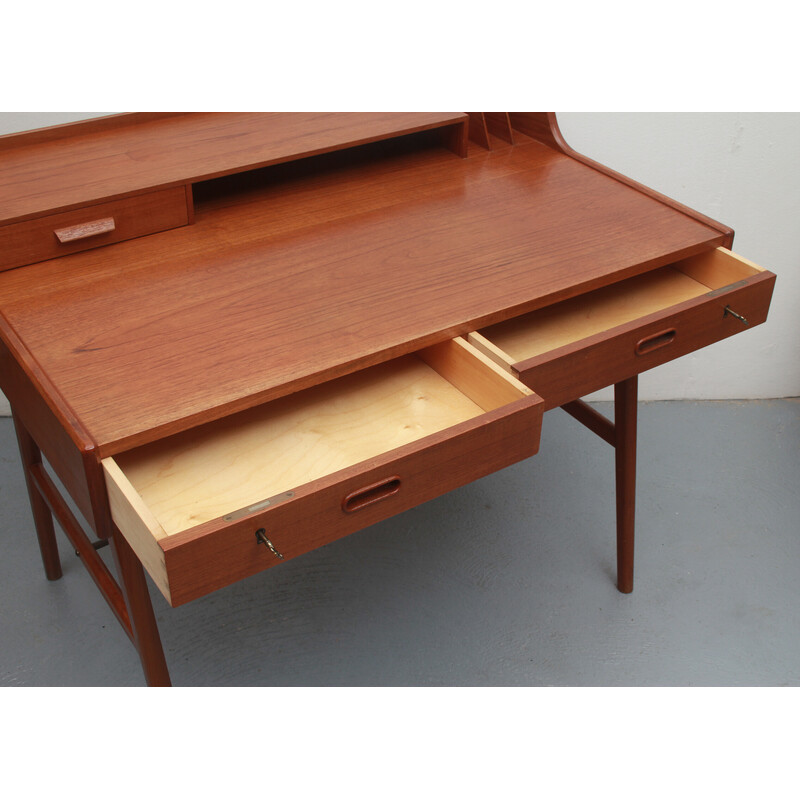 Vintage bureau in teak model 56 van Arne Wahl Iversen voor Vende, jaren 1960