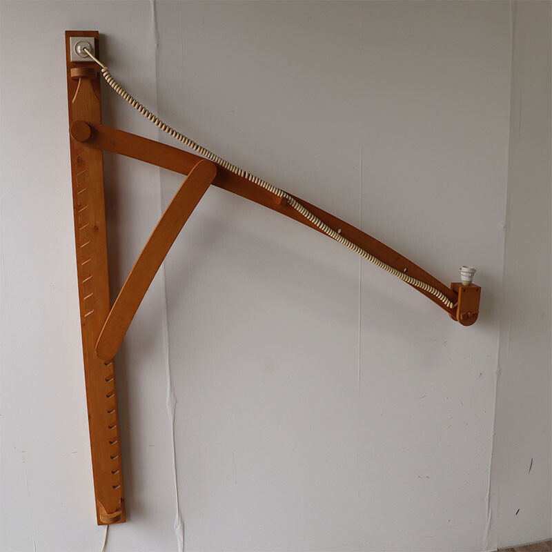 Aplique vintage escandinavo con soporte de madera ajustable