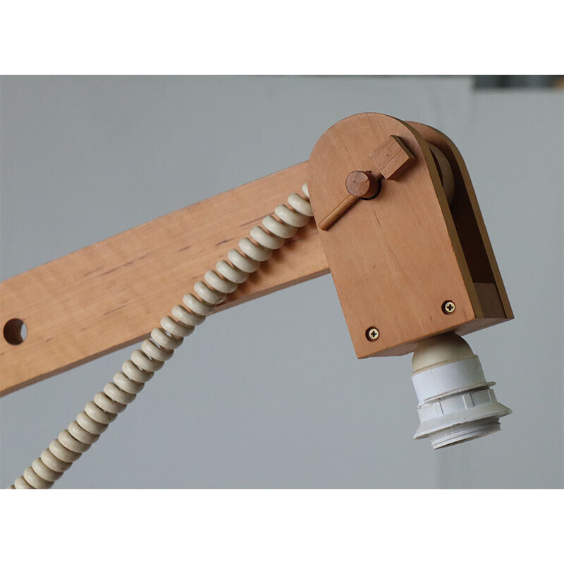 Scandinavische vintage wandlamp met verstelbaar houten rek