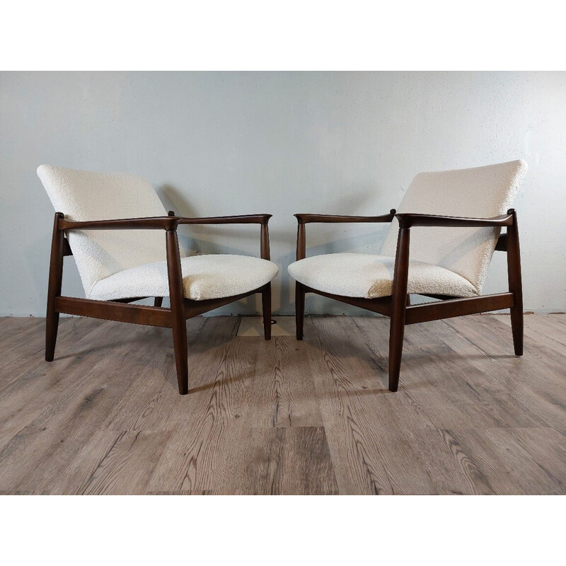 Paar vintage lusvormige stoffen fauteuils van Edmund Homa, 1960