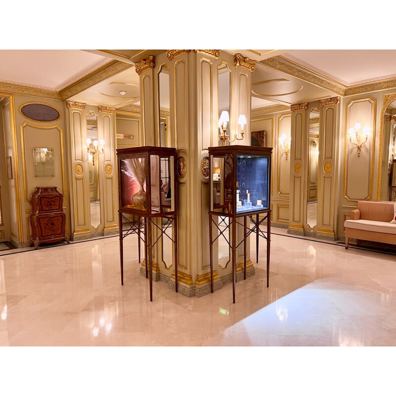 Vintage gilded wrought iron and mirror display cabinet, 1920