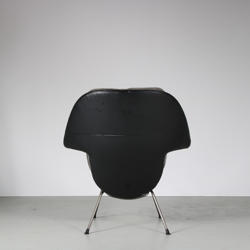 Sillón vintage skai negro, Países Bajos Años 60