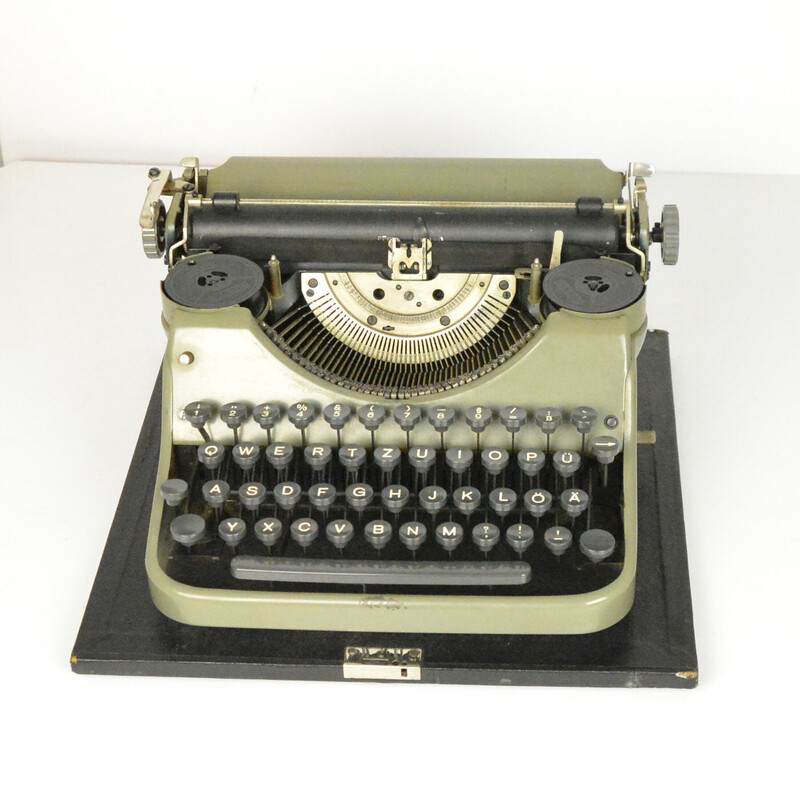 Machine à écrire vintage Mercedes K-45, Allemagne 1950