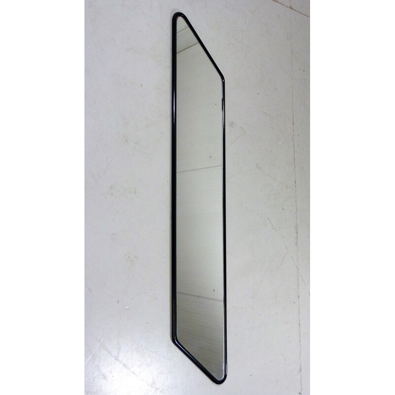 Alter asymmetrischer schwarzer Stahlspiegel, 1980er Jahre