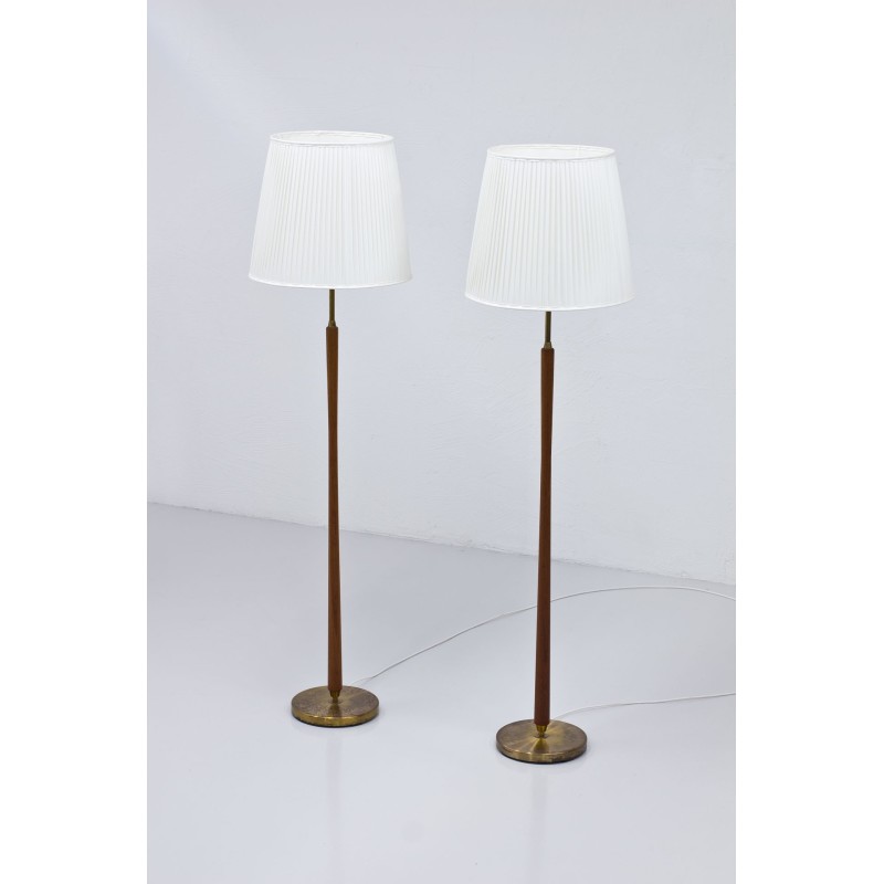 Paar Zweedse vintage vloerlampen in teak en messing van Asea, 1940-1950