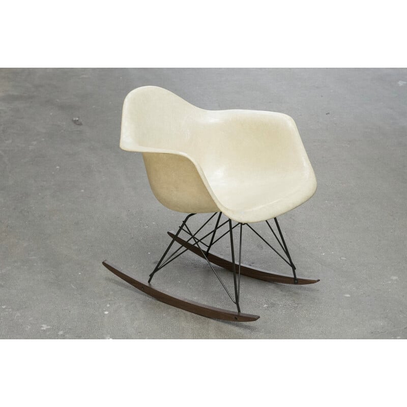 Chaise à bascule vintage parchemin de Charles et Ray Eames pour Herman Miller, 1970