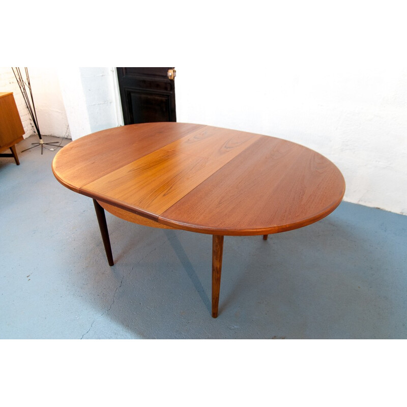 GPlan Round Table in Teak - 1960s