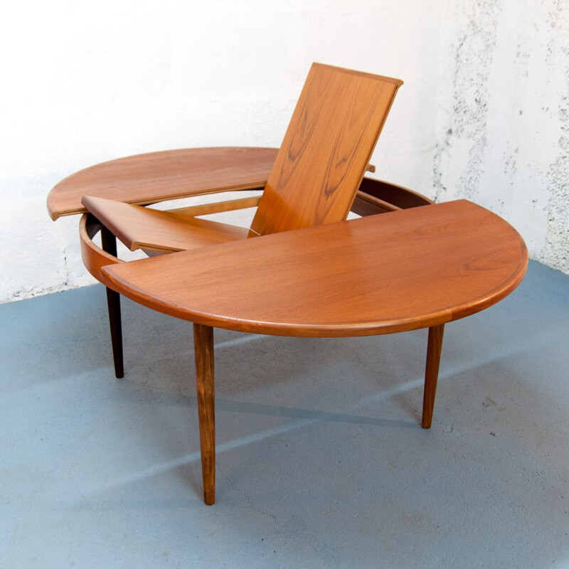 GPlan Round Table in Teak - 1960s