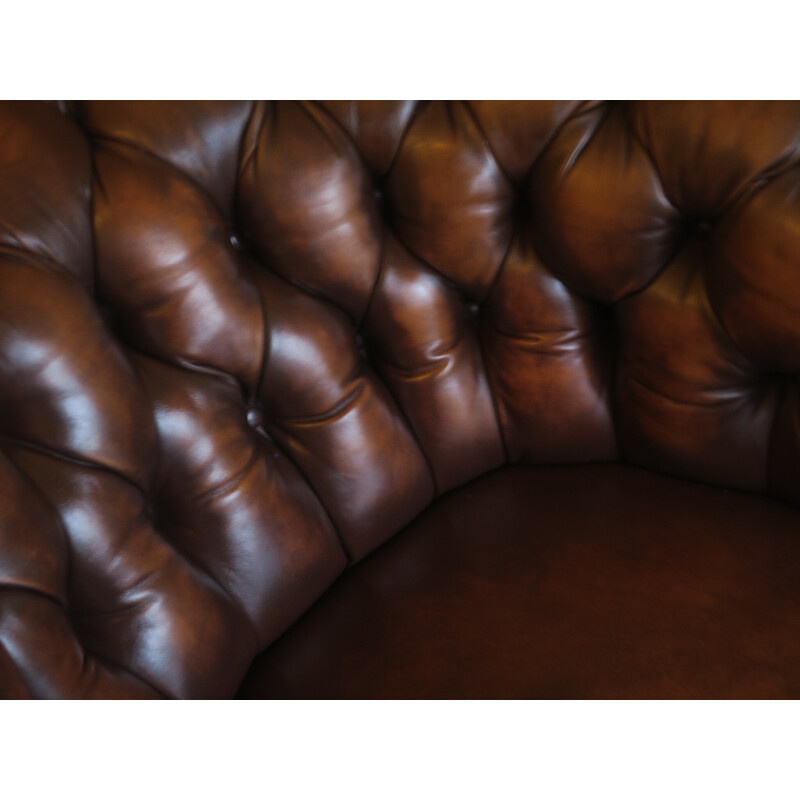 Fauteuil club Chesterfield vintage en cuir couleur châtaigne