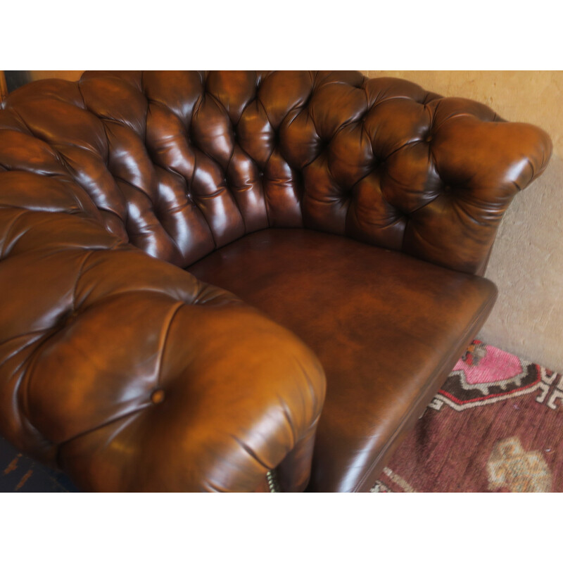 Fauteuil club Chesterfield vintage en cuir couleur châtaigne