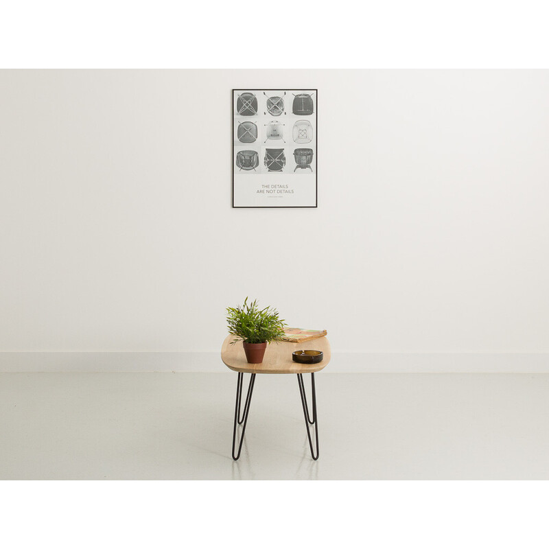 Vintage squircle coffee table in solid walnut with 4 black steel legs