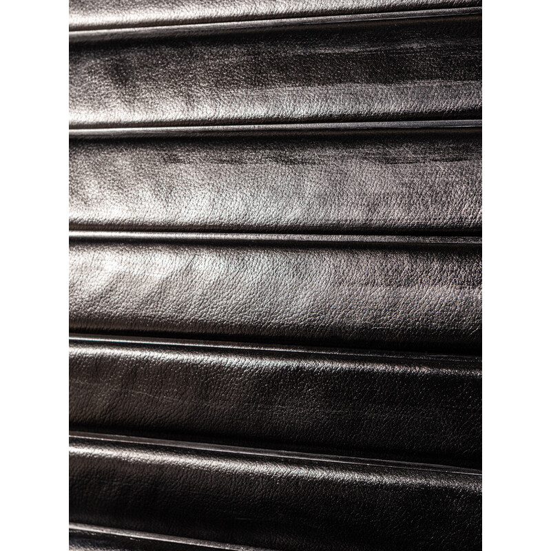 Fauteuil vintage en aluminium et cuir noir par Charles et Ray Eames pour Vitra, Norvège 1958