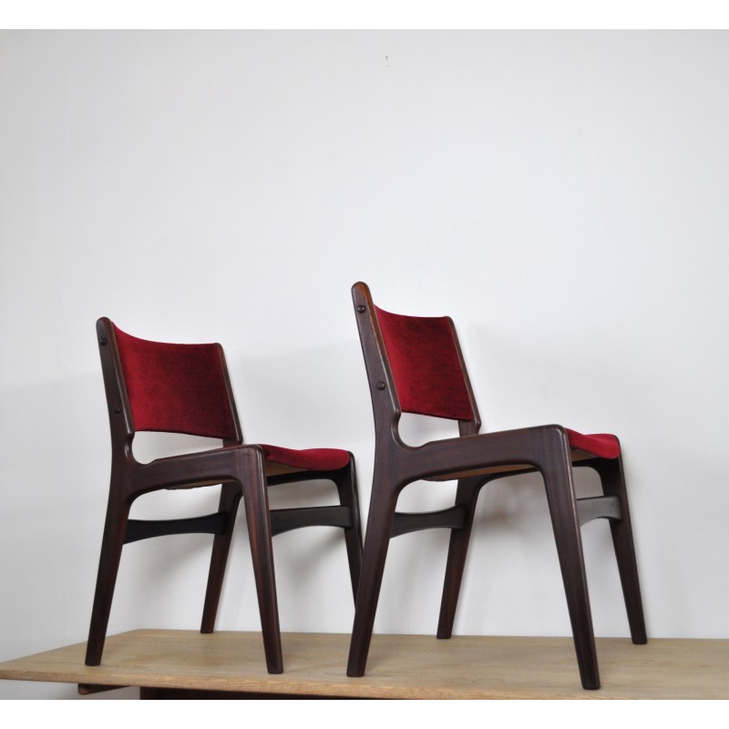 Par de cadeiras de jantar escandinavas vintage em teca maciça de Erik Buch para Oddense Maskinsnedkeri