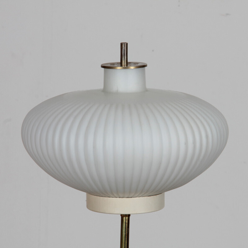 Lámpara de pie vintage de metal y cristal, 1960