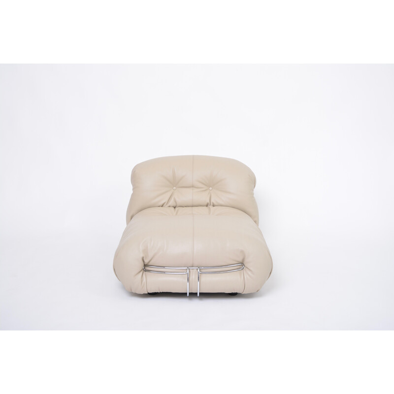 Vintage "Soriana" armchair in grey leather by Afra and Tobia Scarpa